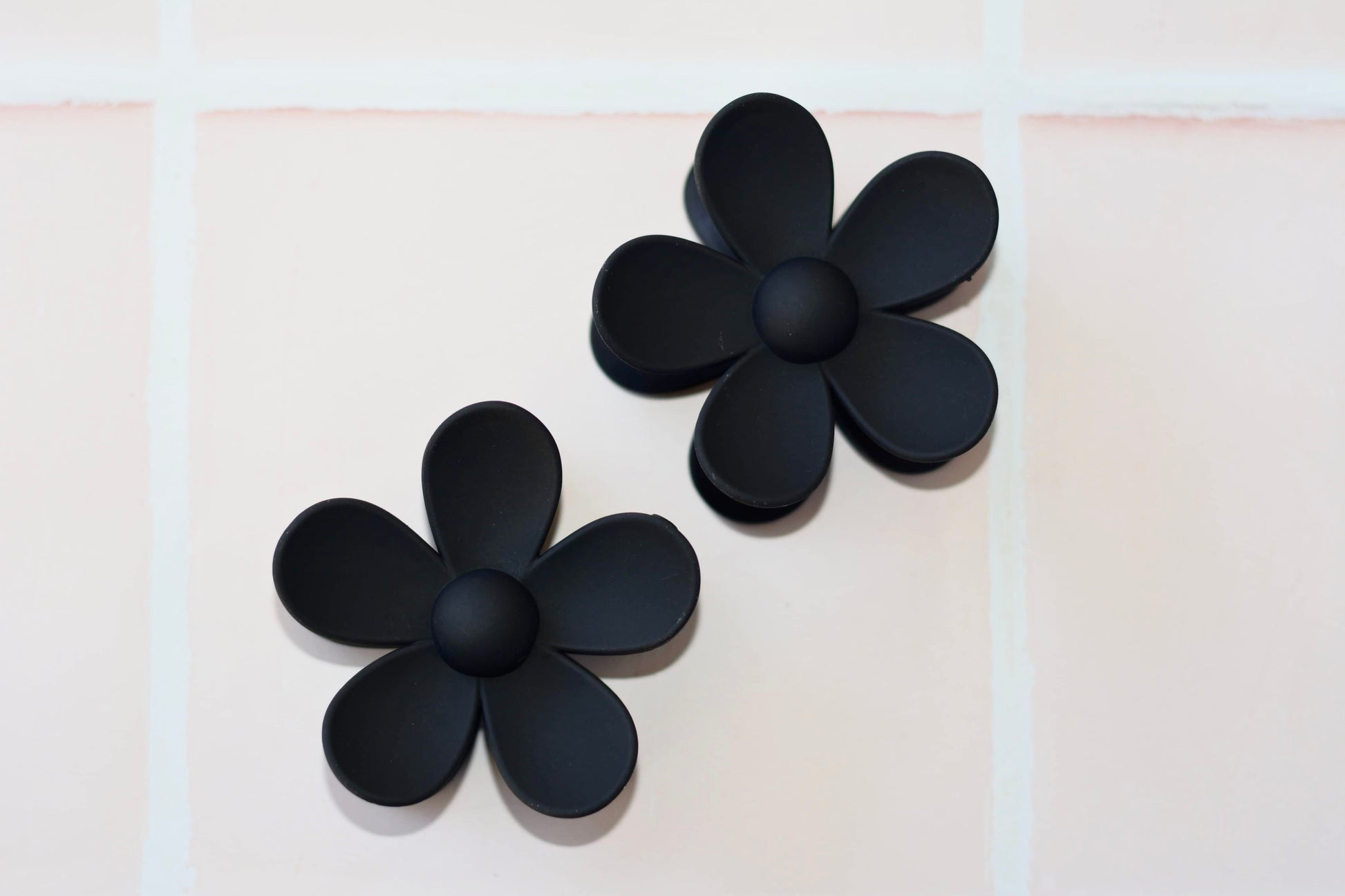 Flower Claw - Matte Black - Premium Hair Claw from The Aesthetic Gift Co - Just $7.5! Shop now at The Aesthetic Gift Co
